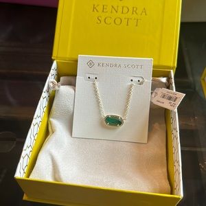 Kendra Scott Elisa Gold Necklace in Emerald Cat’s Eye